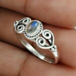 Zilveren Ring Ovale Maansteen