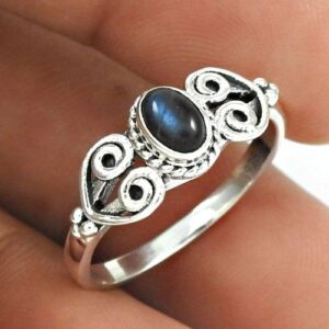 Zilveren Ring Ovaal Labradoriet